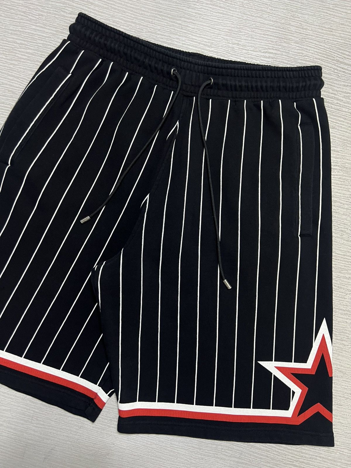 Givenchy Givenchy - Stars Stripe Sweatshorts Size US 30 / EU 46 - 3 Thumbnail