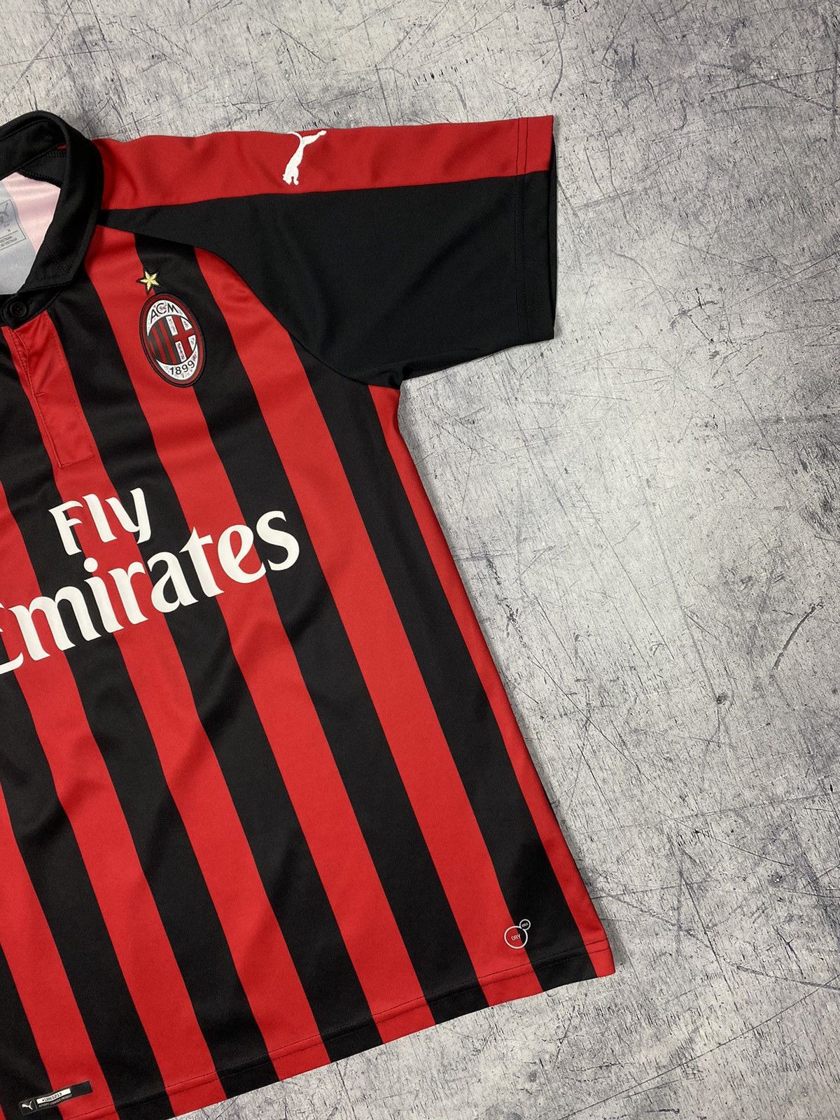 Puma × Vintage Puma AC Milan 2018 2019 Home Soccer Jersey Tee Size US M / EU 48-50 / 2 - 4 Thumbnail