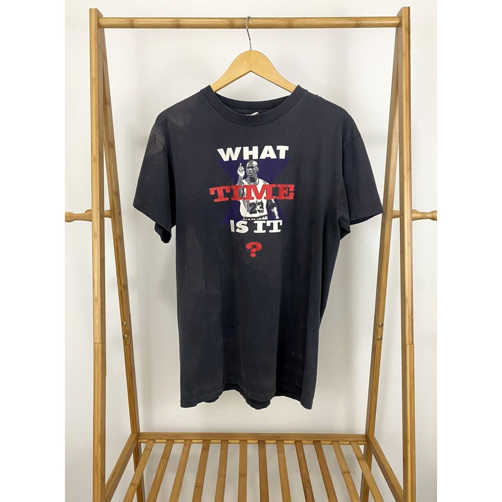 Nike VTG Nike Michael Jordan What Time Is It? Finger Wag Sun Faded T-Shirt XL USA Men Short Sleeve Black Shirt Size US XL / EU 56 / 4 - 2 Thumbnail