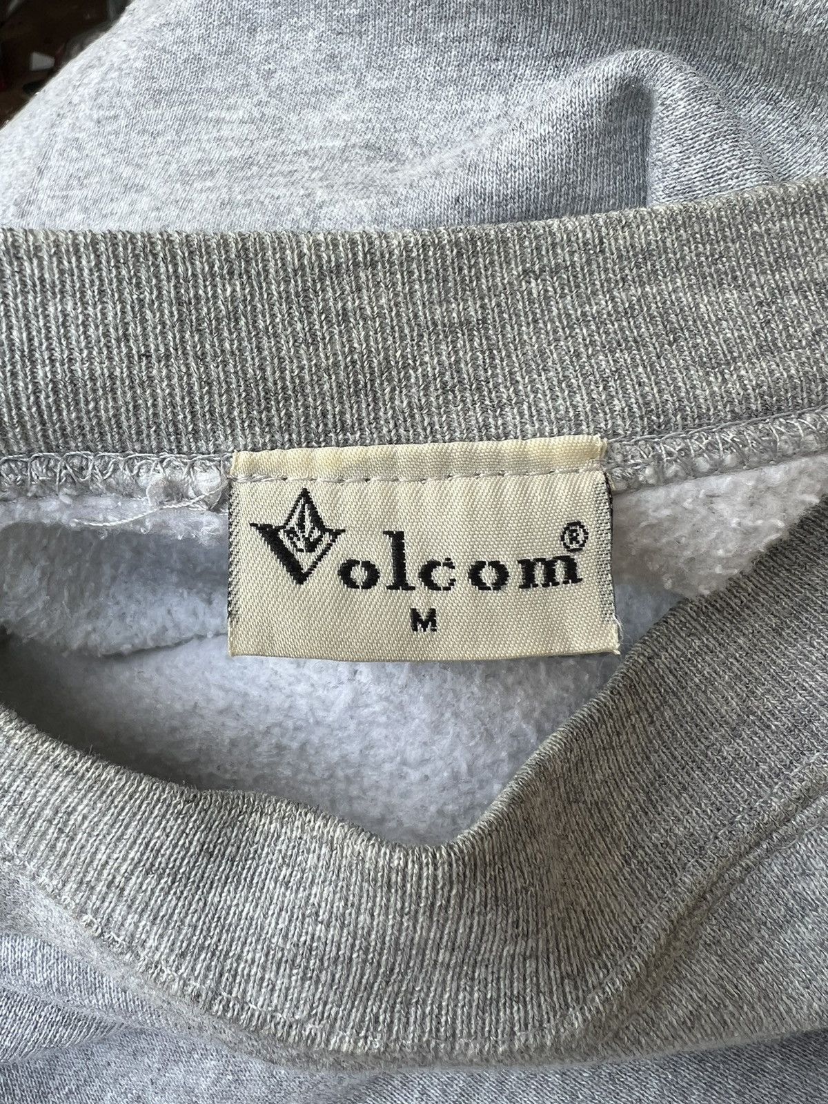 Vintage Vintage 90s Volcom Stone Spell Out Sweatshirt Size US M / EU 48-50 / 2 - 22 Thumbnail