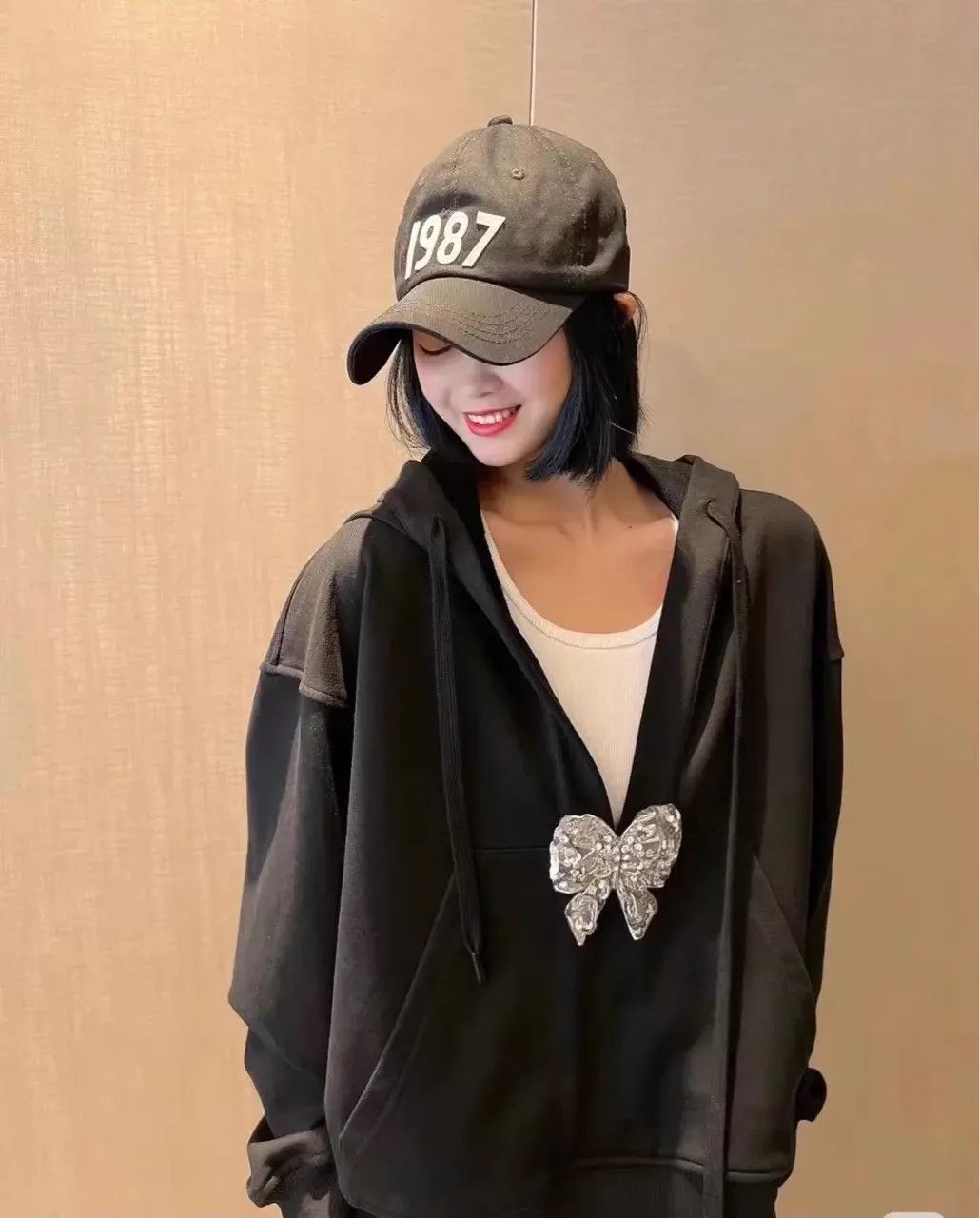 Valentino Valentino sequin embroidered hoodie S Size S / US 4 / IT 40 - 1 Thumbnail