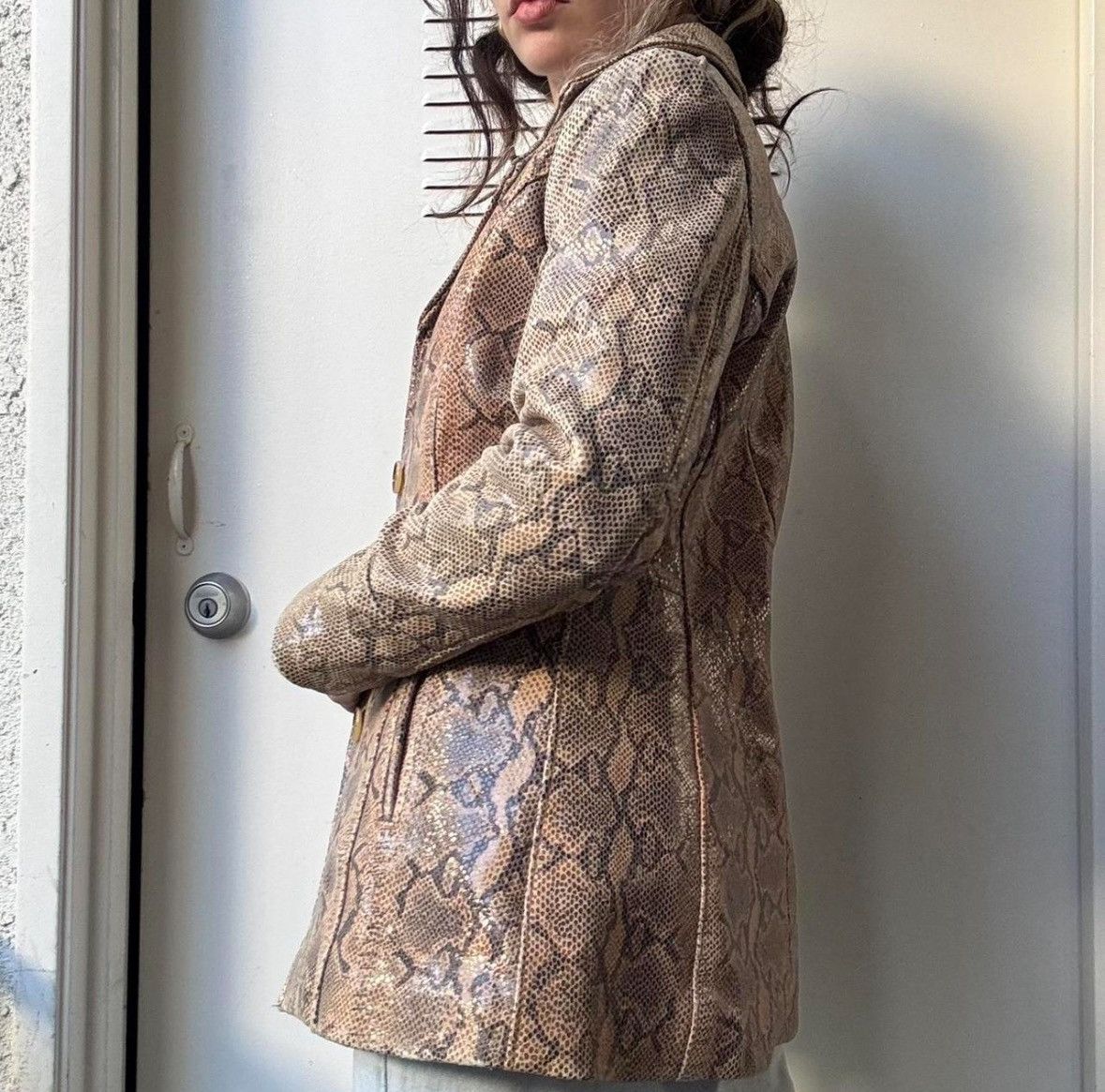 Vintage Y2K FAUX SNAKESKIN TAN LEATHER COAT Size XS / US 0-2 / IT 36-38 - 2 Thumbnail