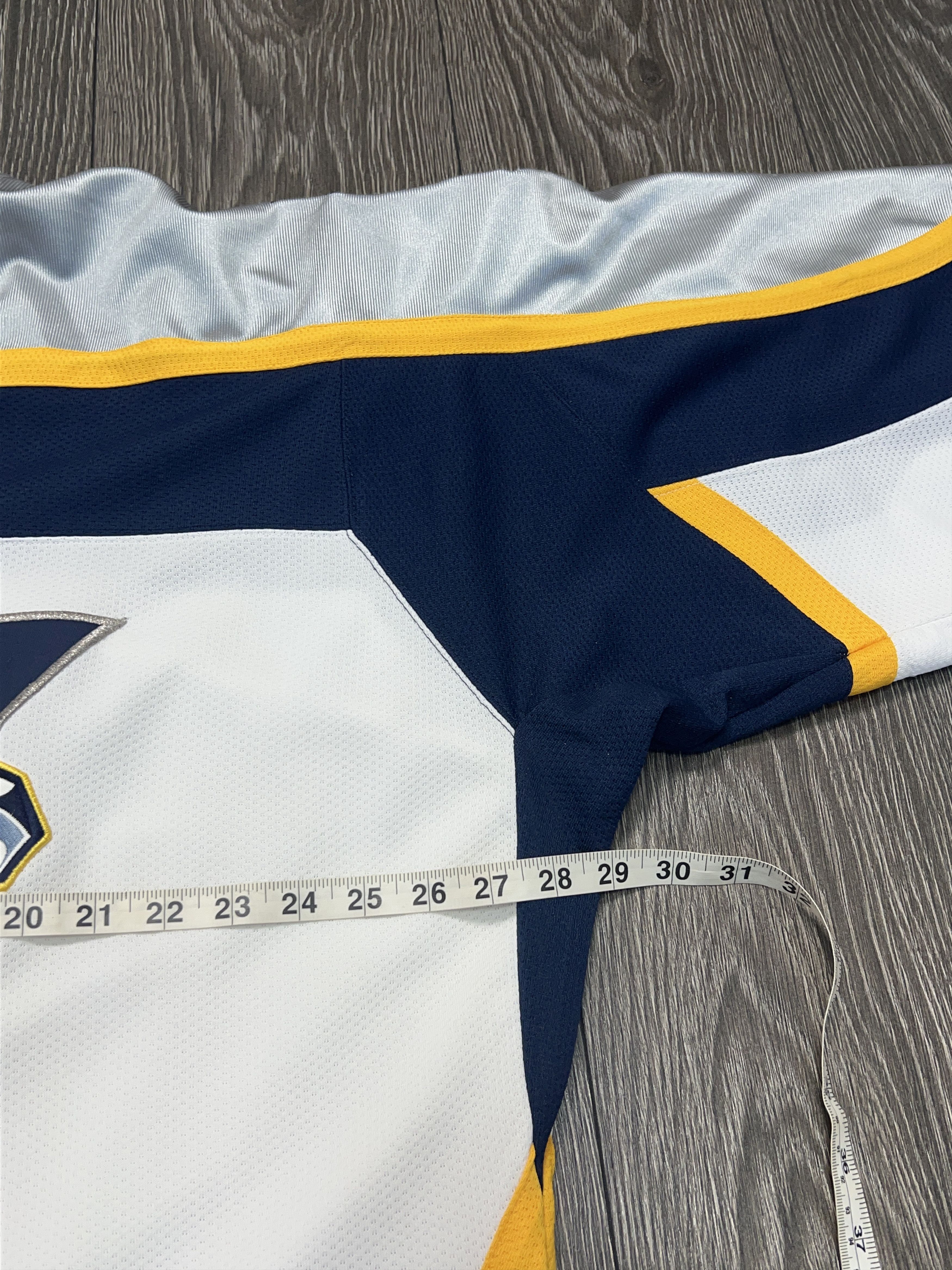 Starter Vintage NHL Nashville Predators Long Sleeve Jersey Shirt Size US XL / EU 56 / 4 - 9 Thumbnail