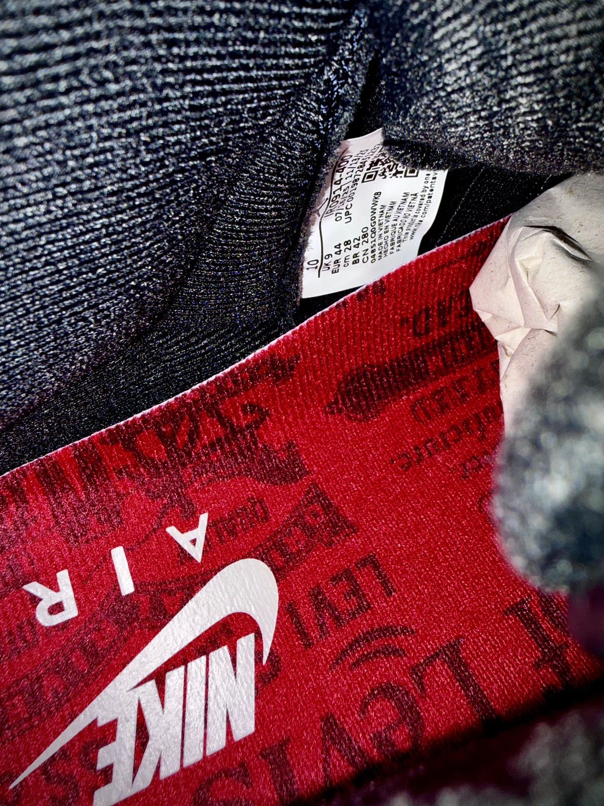 Jordan Brand Black Denim Levi's x Air Jordan 3 Retro SP (IR0914-400) Size US 9.5 / EU 42-43 - 11 Thumbnail