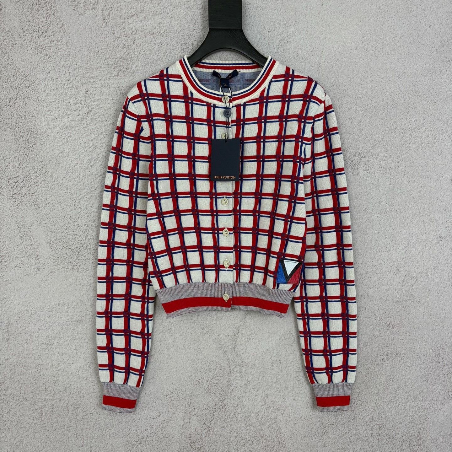 Louis Vuitton Louis Vuitton Casual Plaid Sweater XS Women Size XS / US 0-2 / IT 36-38 - 1 Thumbnail