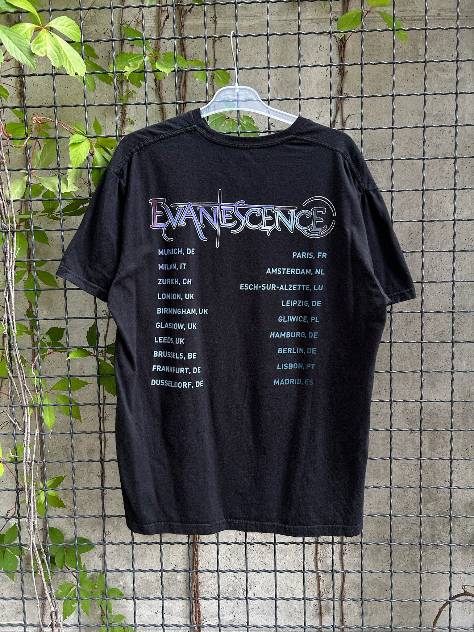 Band Tees Evanescence Vintage 2022 Tour Rock Band Tee Size US L / EU 52-54 / 3 - 2 Thumbnail
