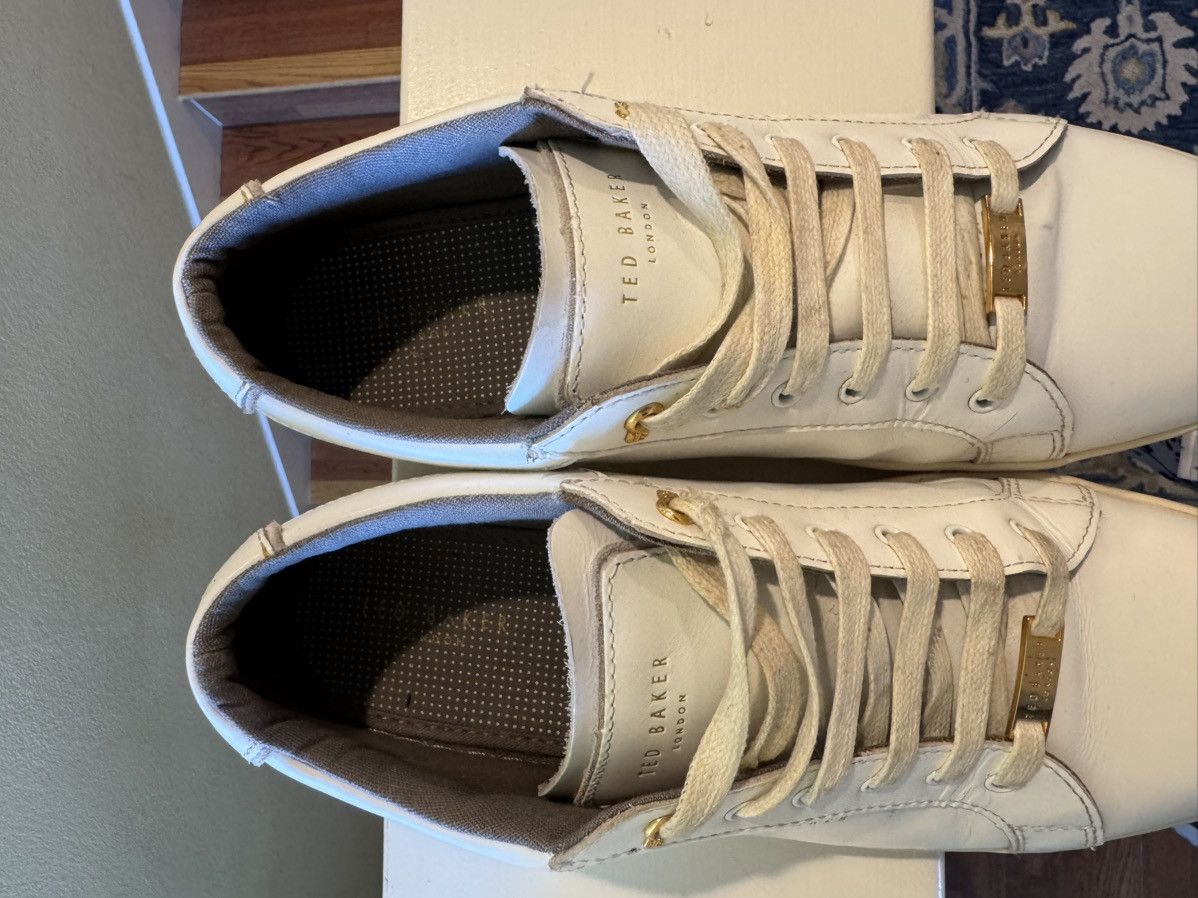 Ted Baker Ted Baker Sneaker White with Gold accents Size US 11 / EU 44 - 4 Thumbnail
