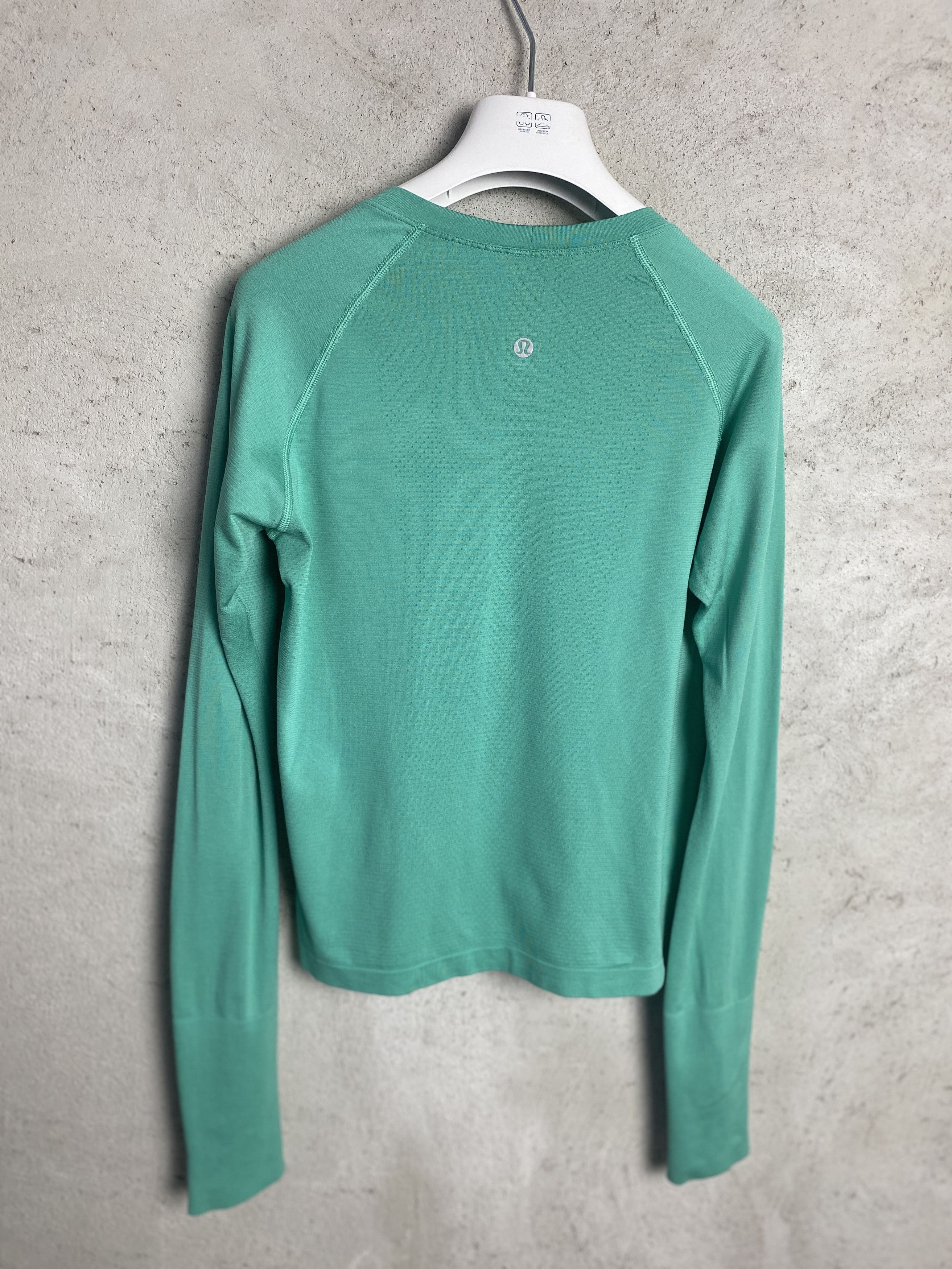 Lululemon Lululemon blouse longsleeve run gym pilates yoga pilates Size XS / US 0-2 / IT 36-38 - 1 Thumbnail