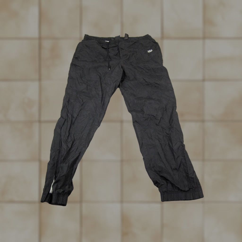 Vintage VINTAGE J. C. Penney Track Pants Mens Medium Black Nylon Joggers 90s Jeans? (Note: Original lacks jeans; adjusted to maintain original words only) Size US 31 - 1 Thumbnail