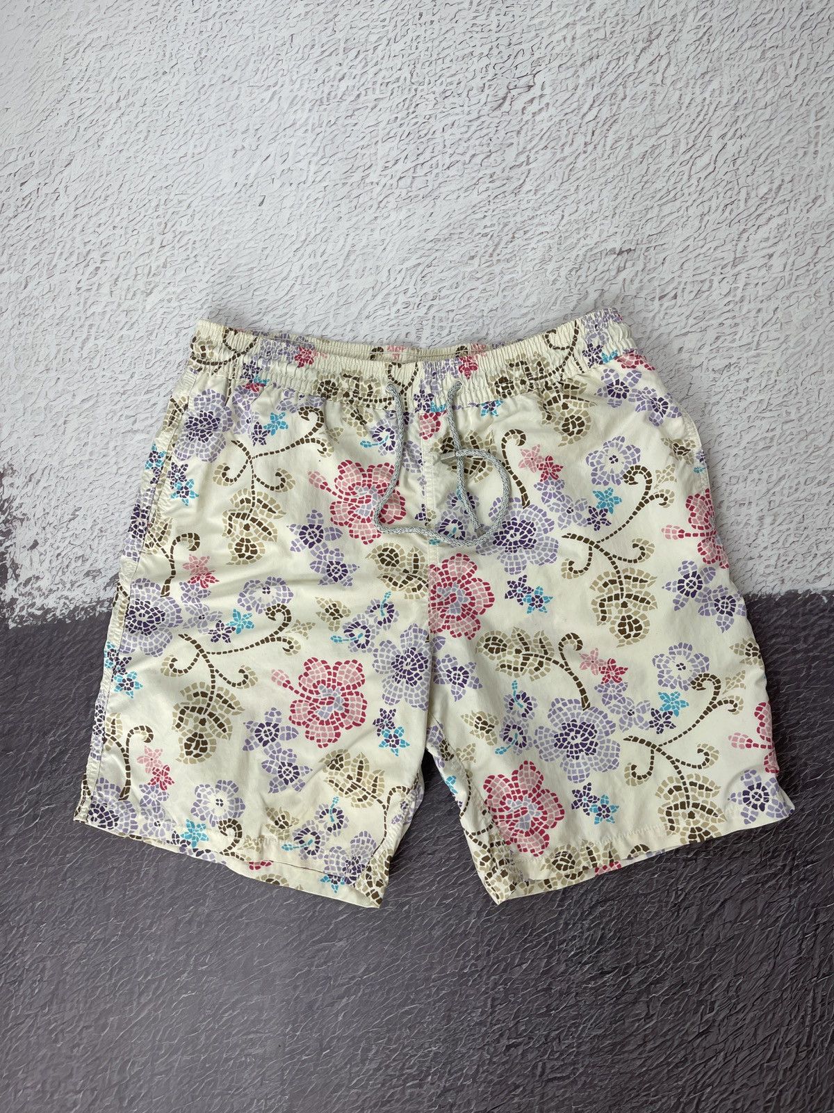 Vilebrequin Vilevrequin beige floral flower pattern swim shorts Size US 36 / EU 52 - 3 Thumbnail