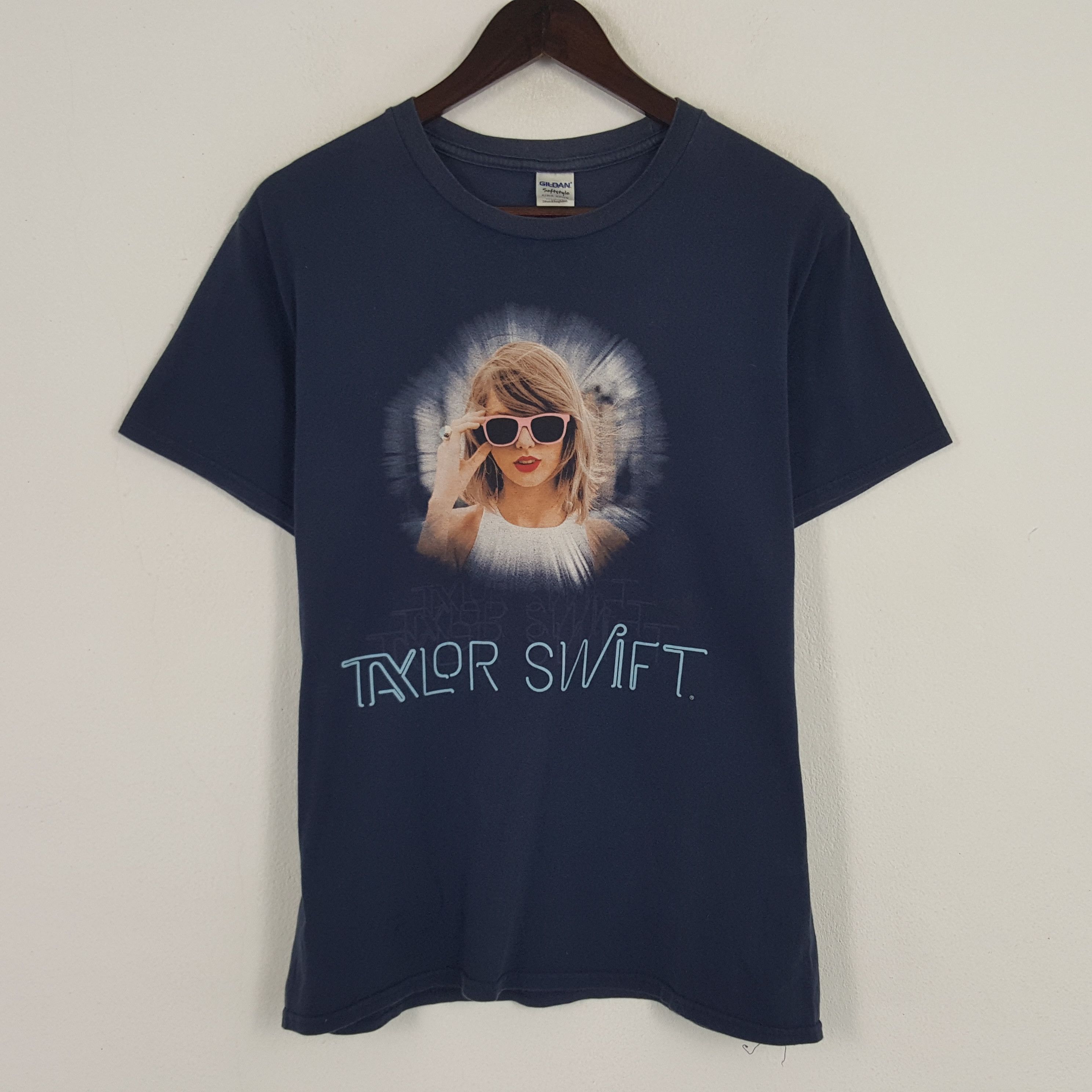 Band Tees × Vintage Vintage Taylor Swift American Singer Tshirt Size US M / EU 48-50 / 2 - 1 Thumbnail
