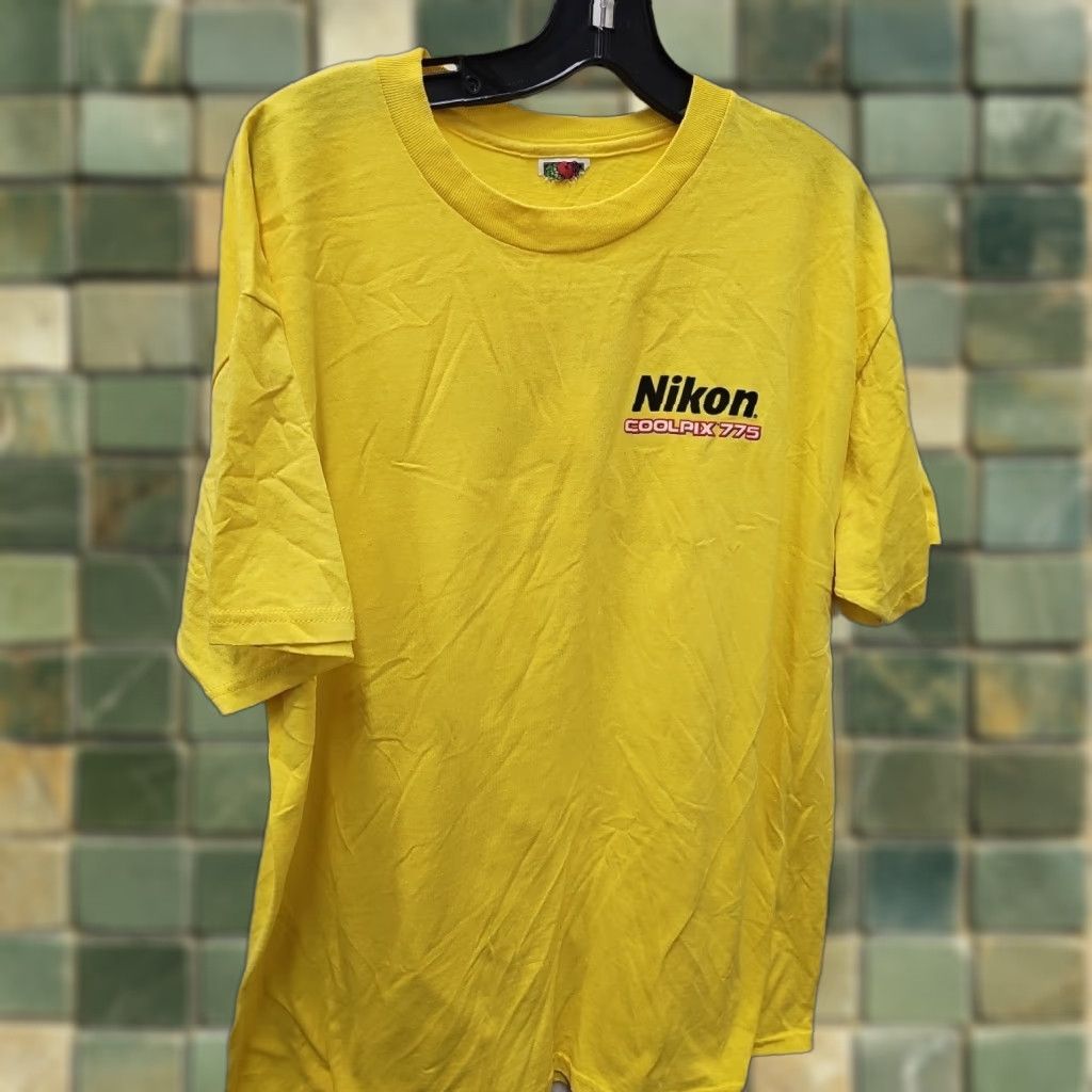 Fruit Of The Loom VINTAGE Nikon Camera T Shirt 2XL Men Yellow Short Sleeve Crew Neck 2XL Graphic Print Apparel Size US XXL / EU 58 / 5 - 1 Thumbnail