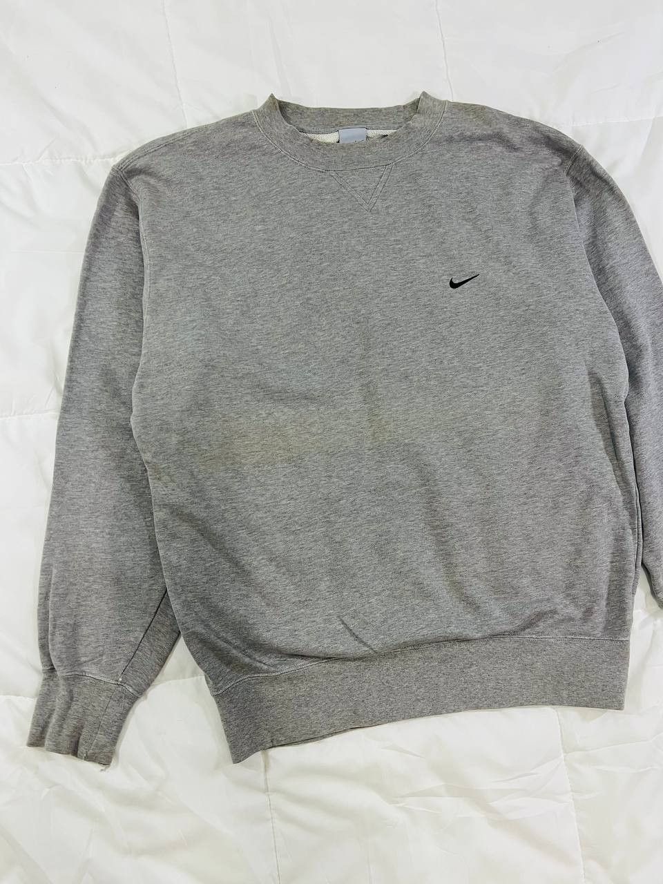 Nike × Vintage Vintage Y2K Nike Small Swoosh Logo Thrashed Sweatshirt Size US L / EU 52-54 / 3 - 12 Thumbnail