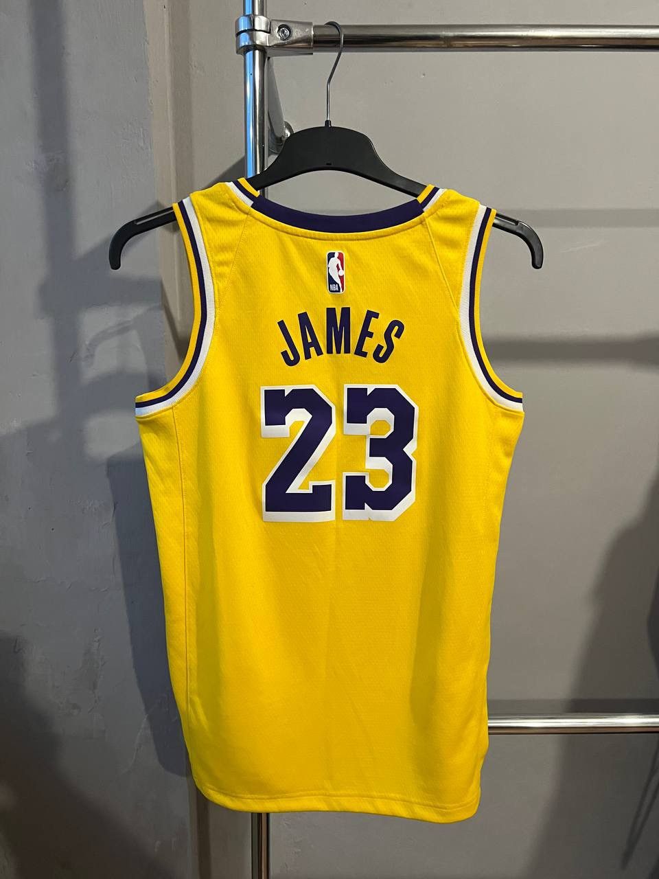 NBA 2020 LOS ANGELES LAKERS #23 JAMES LEBRON BASKETBALL JERSEY S Size US S / EU 44-46 / 1 - 4 Thumbnail