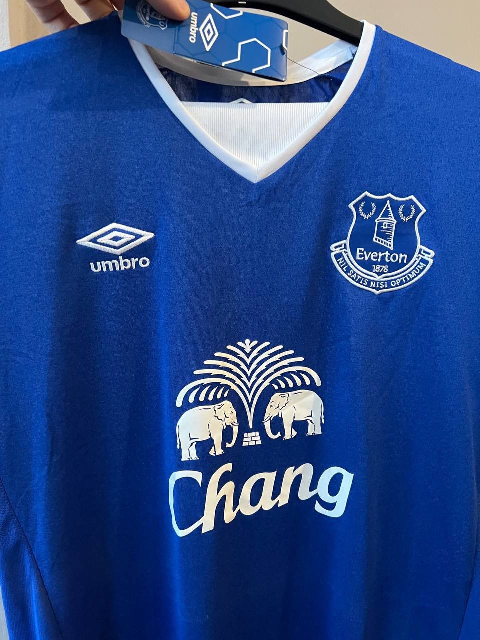 Umbro NEW 2016/17 EVERTON HOME SOCCER JERSEY FOOTBALL SHIRT UMBRO Size US L / EU 52-54 / 3 - 4 Thumbnail