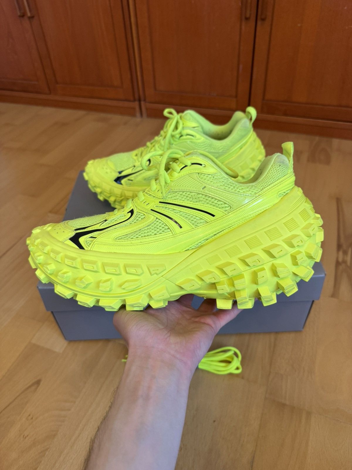 Balenciaga Balenciaga Defender Neon Yellow Size US 10 / EU 43 - 2 Thumbnail