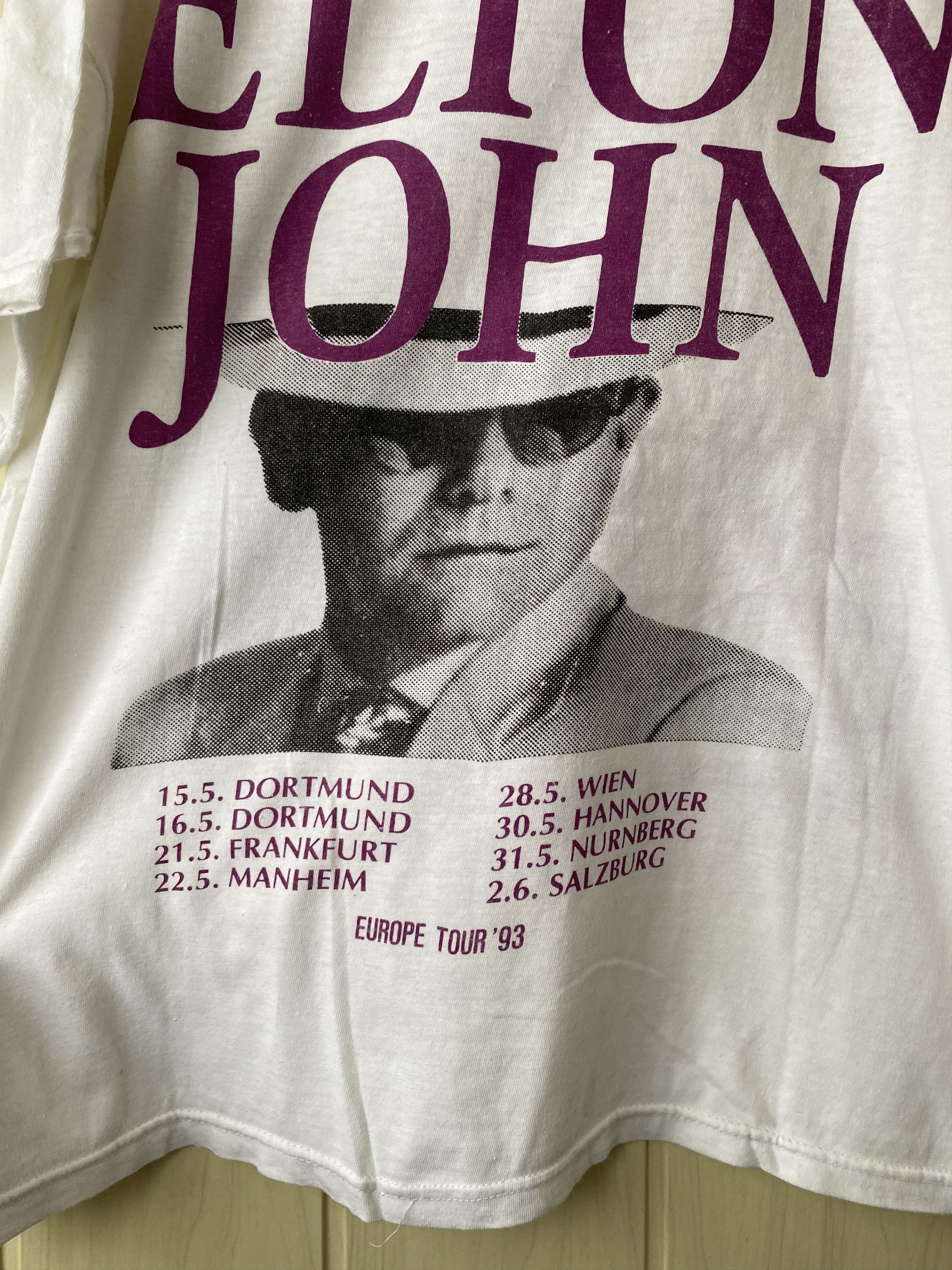 Band Tees Vintage 1993 Elton John The One Europe Tour t-shirt Size US XL / EU 56 / 4 - 6 Thumbnail