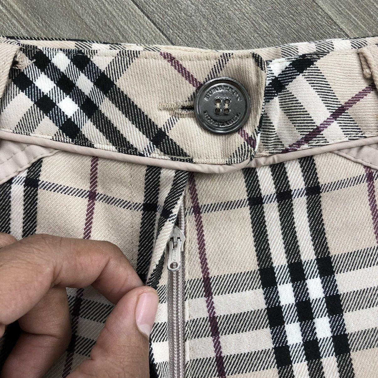 Burberry Vintage Burberry London Blue Label Nova Check Flated Pants Size US 27 - 5 Thumbnail
