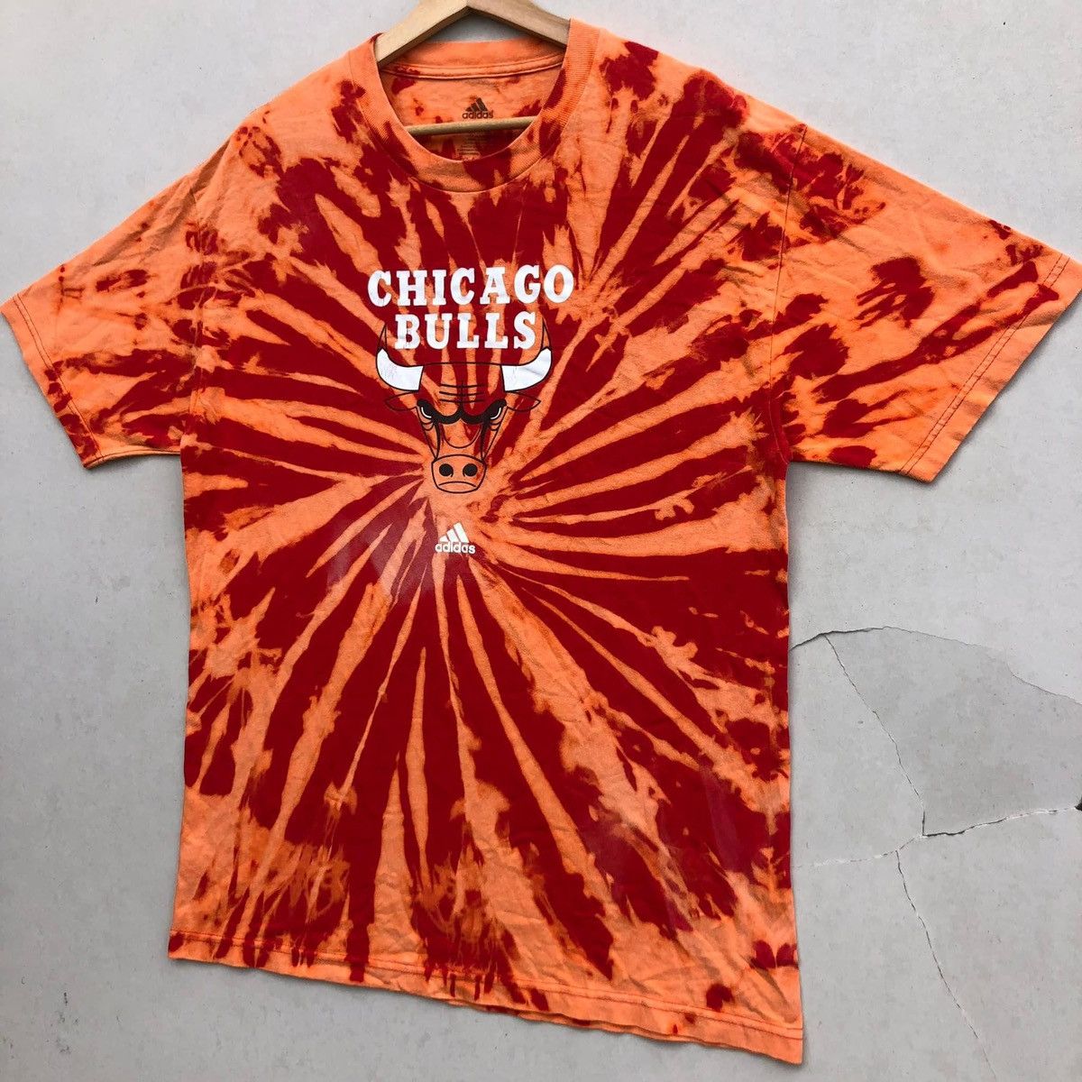 NBA RARE🔥 Adidas Chicago Bulls Size US L / EU 52-54 / 3 - 3 Thumbnail