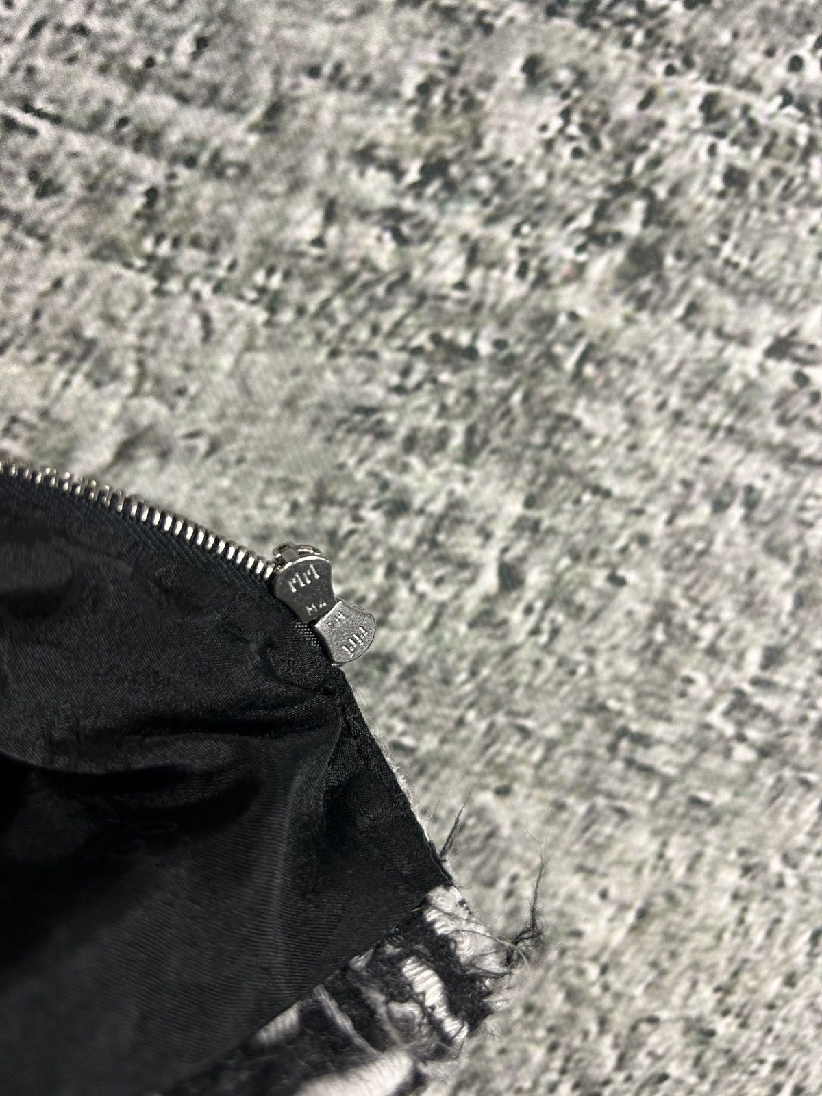 Chanel Chanel vintage coat tweed black white furry 2010 Size XS / US 0-2 / IT 36-38 - 11 Thumbnail