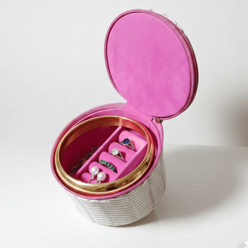 Other Jewelry Box 4.5" Zipper Storage Travel Jewel Case Rings Neck Size ONE SIZE - 2 Thumbnail