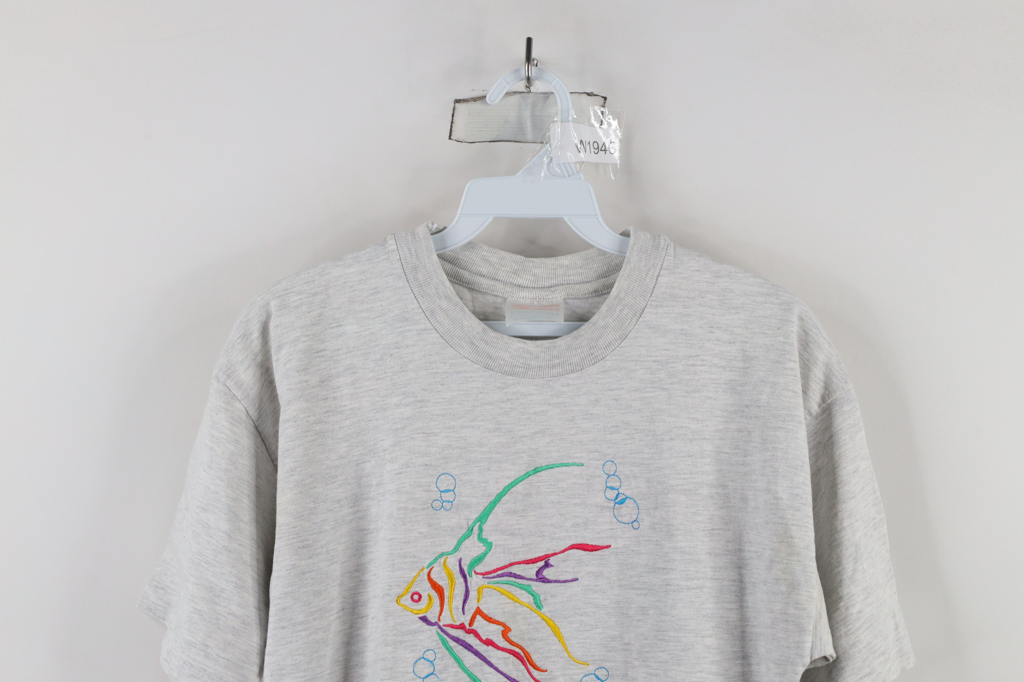 Vintage Vintage 90s Streetwear Rainbow Fish Antigua T-Shirt Gray Size M / US 6-8 / IT 42-44 - 2 Thumbnail