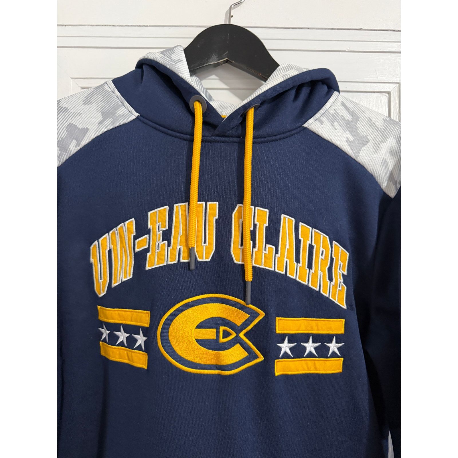 Colosseum Athletics UW Eau Claire BluGolds Hoodie Sweatshirt Size Small Size US S / EU 44-46 / 1 - 2 Thumbnail