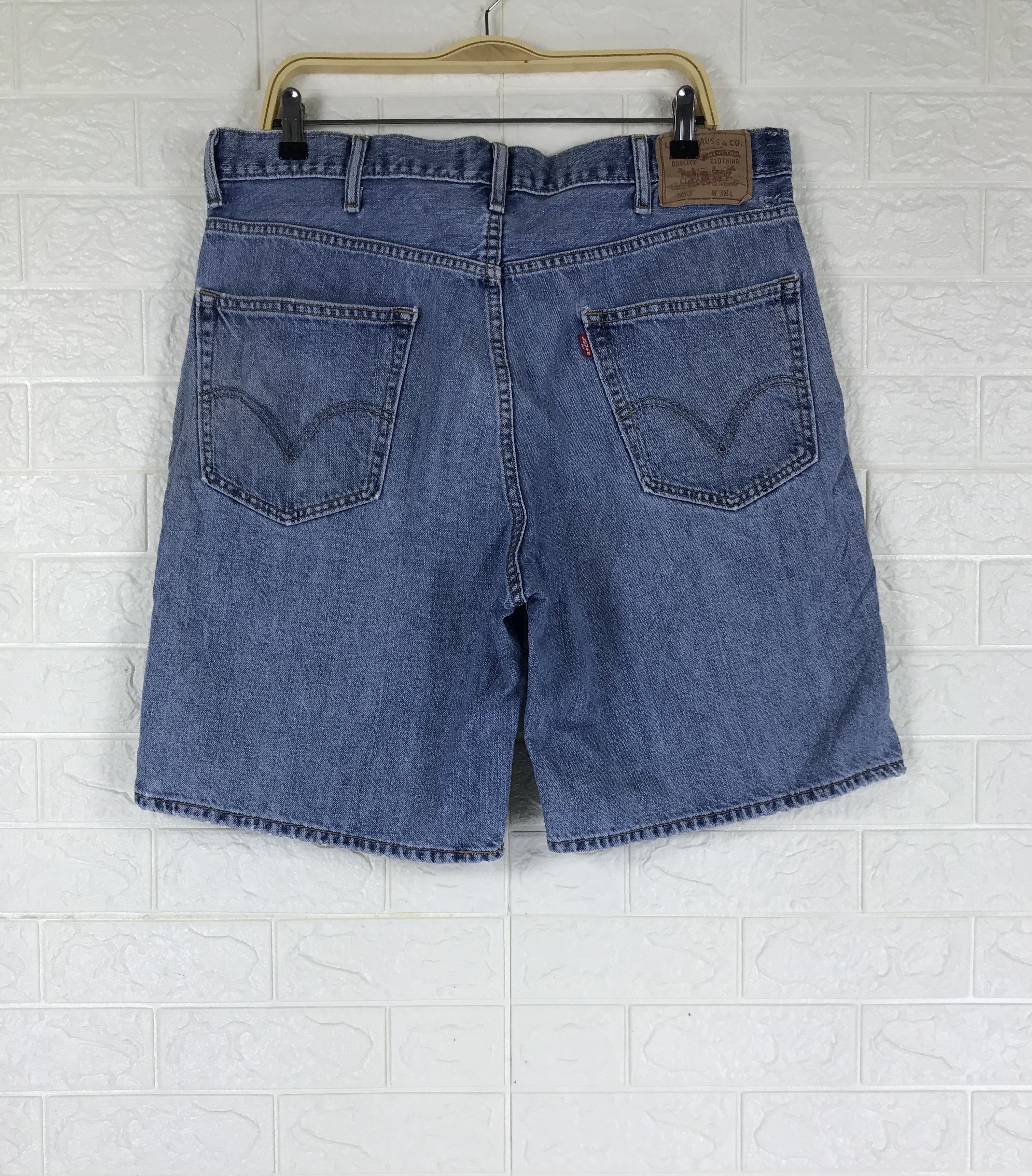 Levi's Vintage Levi's 550 Relaxed Fit Faded Blue Short Jeans Size US 38 / EU 54 - 2 Thumbnail