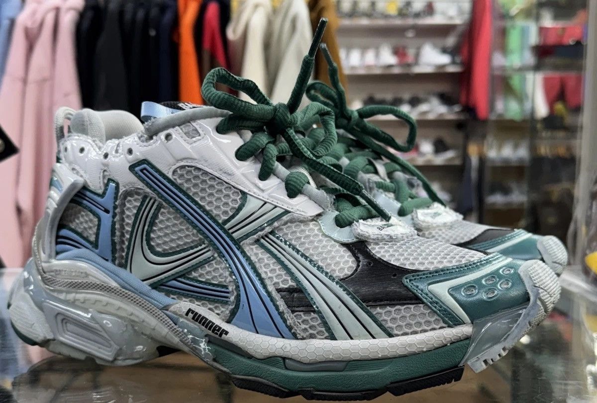 Balenciaga Balenciaga Runner Sneaker White/Green/Blue Men's US9