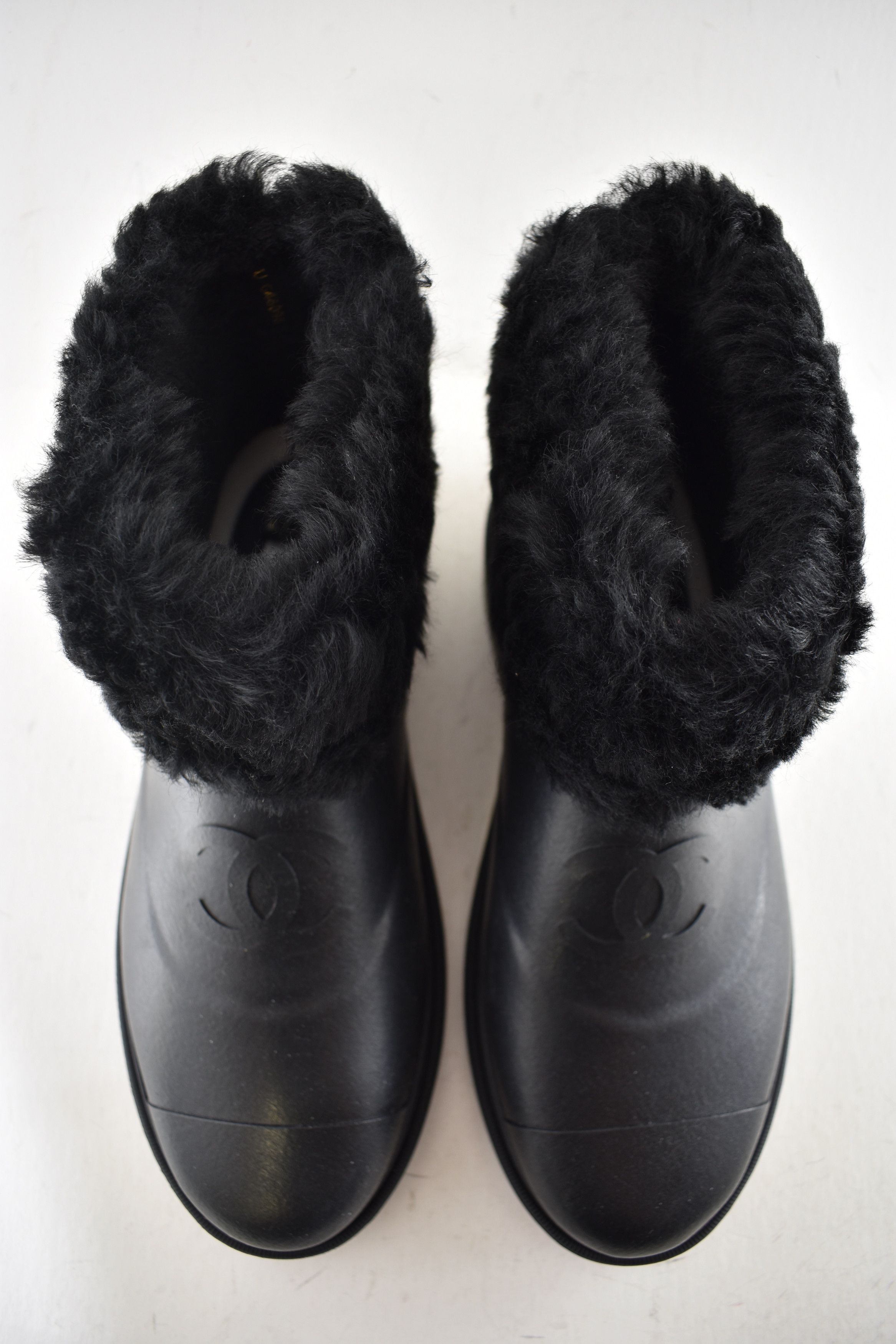 Chanel Chanel 24K Shearling Fur Rubber CC Short Ankle Rain Boots 40 Size US 10 / IT 40 - 9 Thumbnail