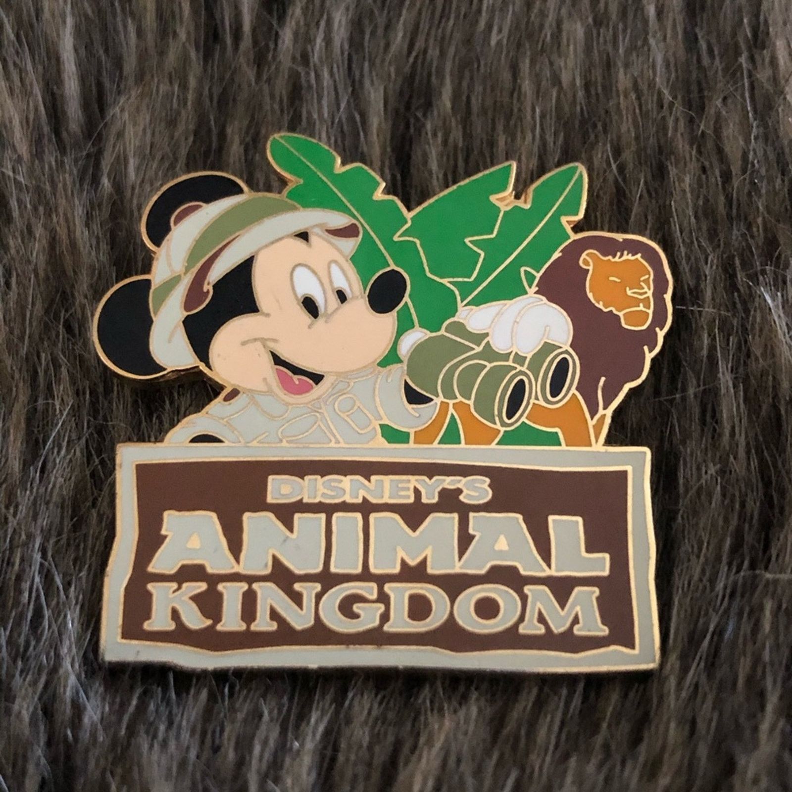 Disney Disney’s Animal Kingdom 2003 collector pin Size ONE SIZE - 1 Thumbnail