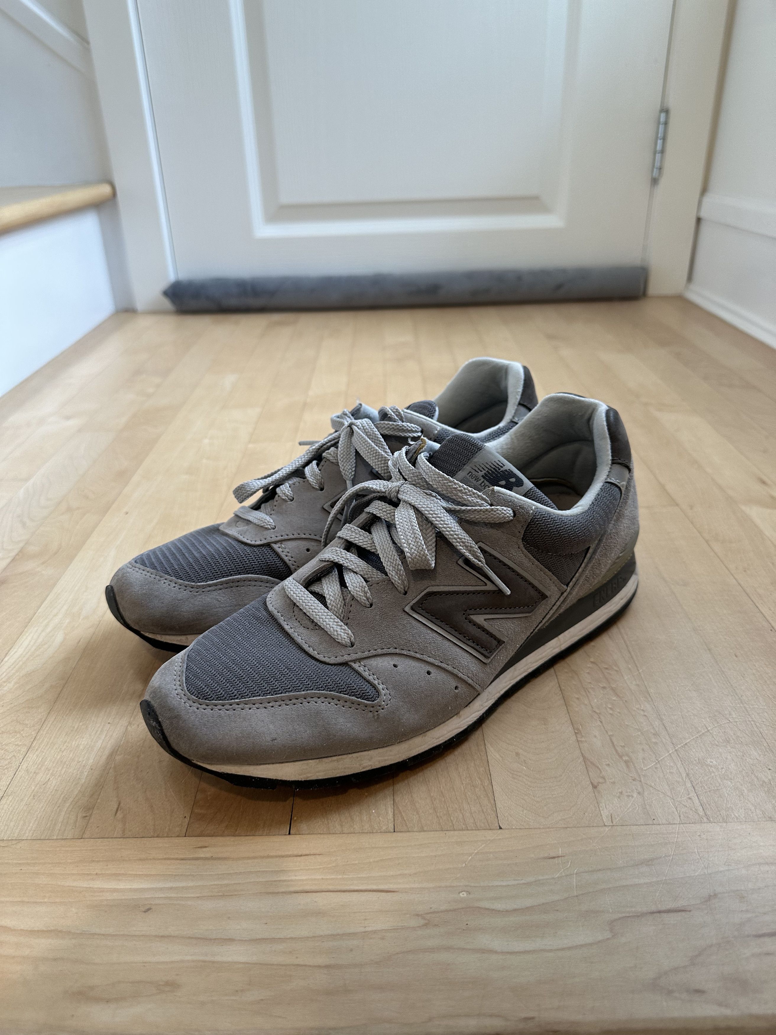 New Balance New Balance 574 MiUSA Size US 11 / EU 44 - 4 Thumbnail