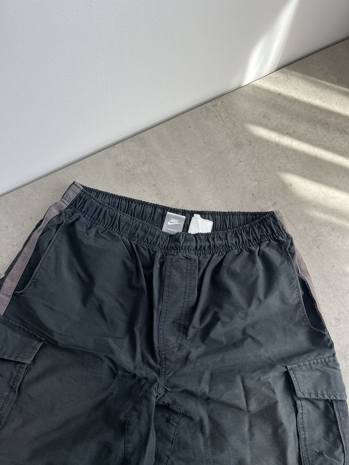 Vintage Vintage Nike Hype Cargo Shorts Size US 34 / EU 50 - 4 Thumbnail