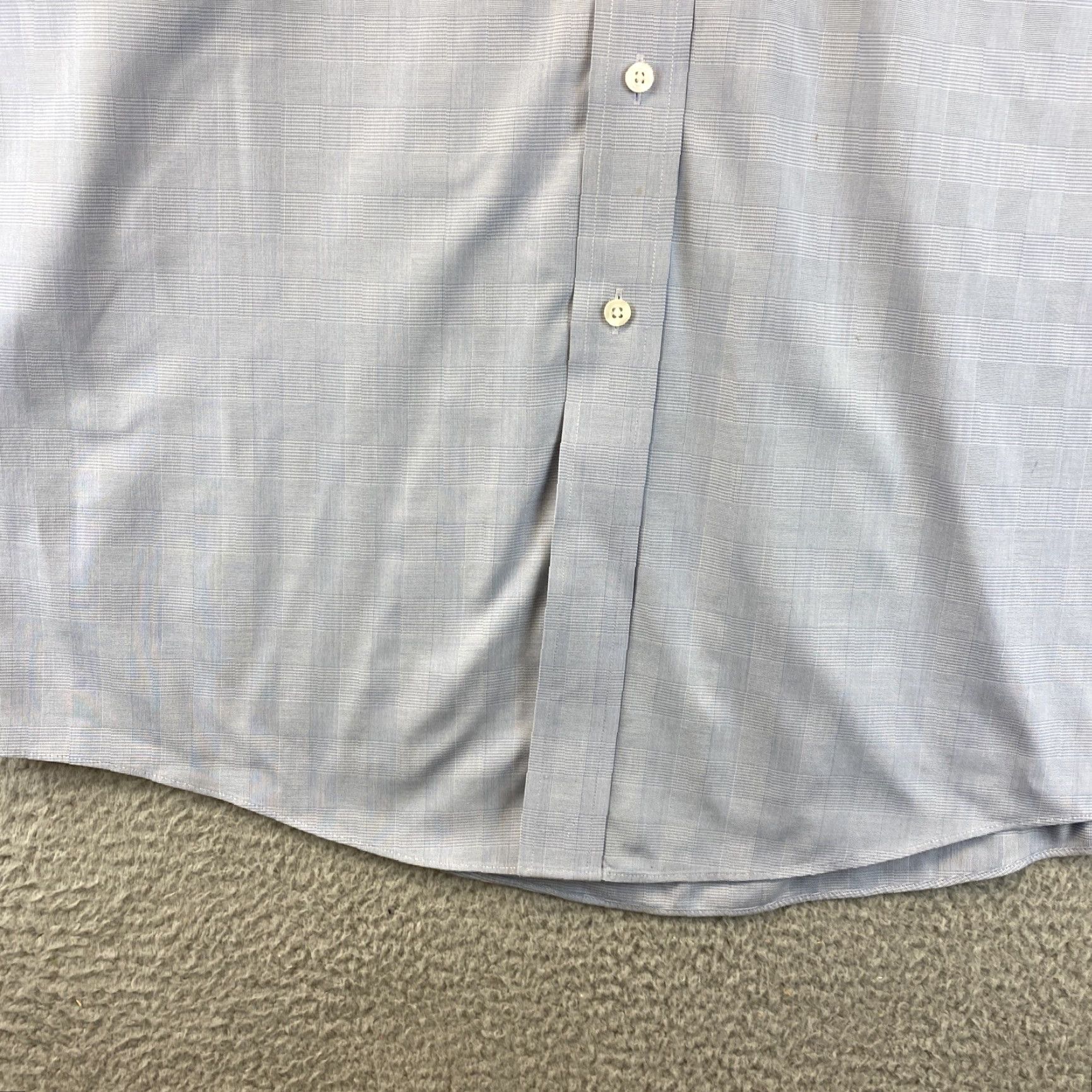 Roundtree & Yorke Roundtree & Yorke Gold Label Men's Dress Shirt 15.5-33 Blue Plaid Business Casual Non-Iron Fabric Size 40R - 2 Thumbnail