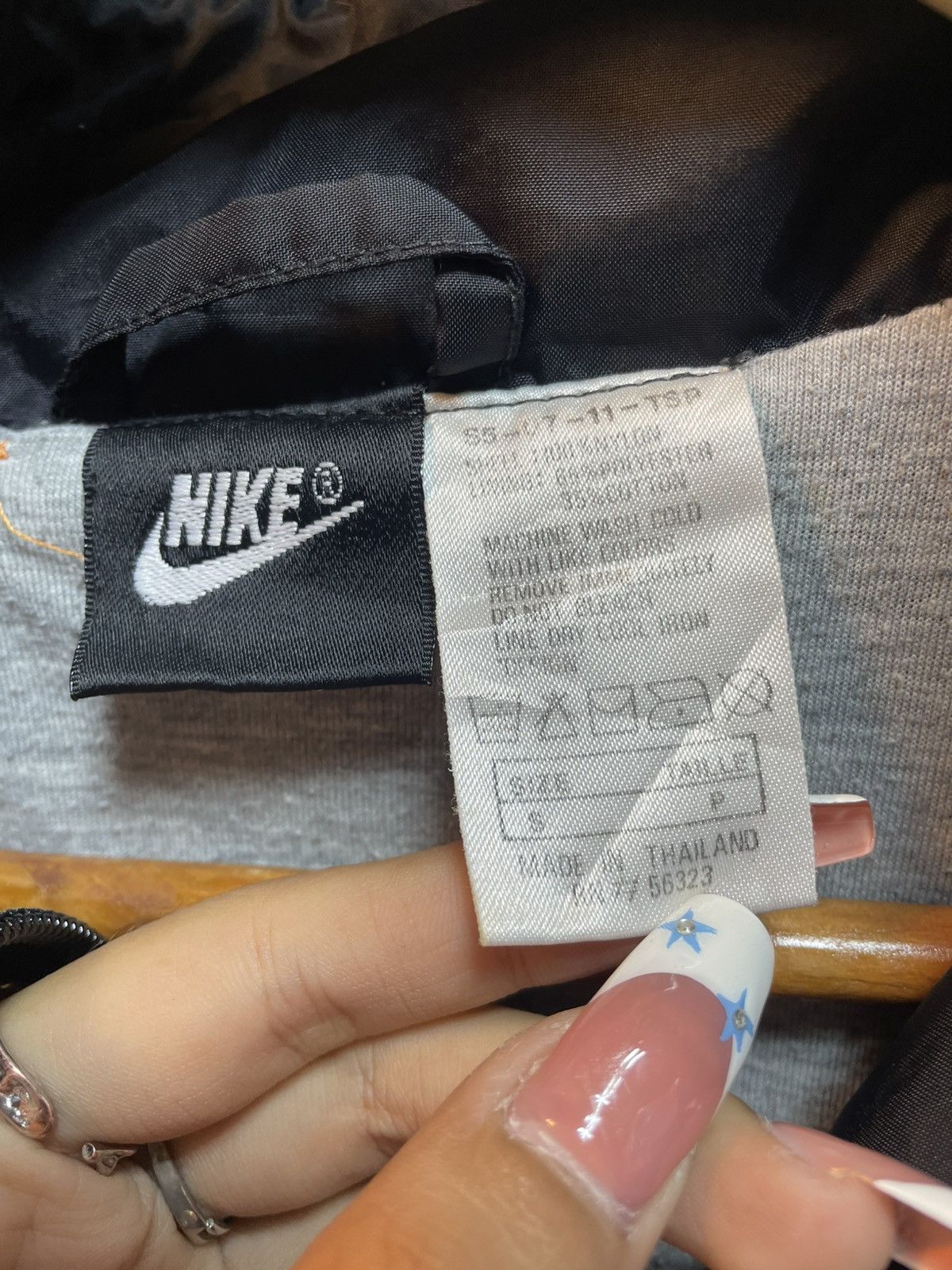 Nike Vintage Nike Spell Out Windbreaker Jacket Size US S / EU 44-46 / 1 - 4 Thumbnail