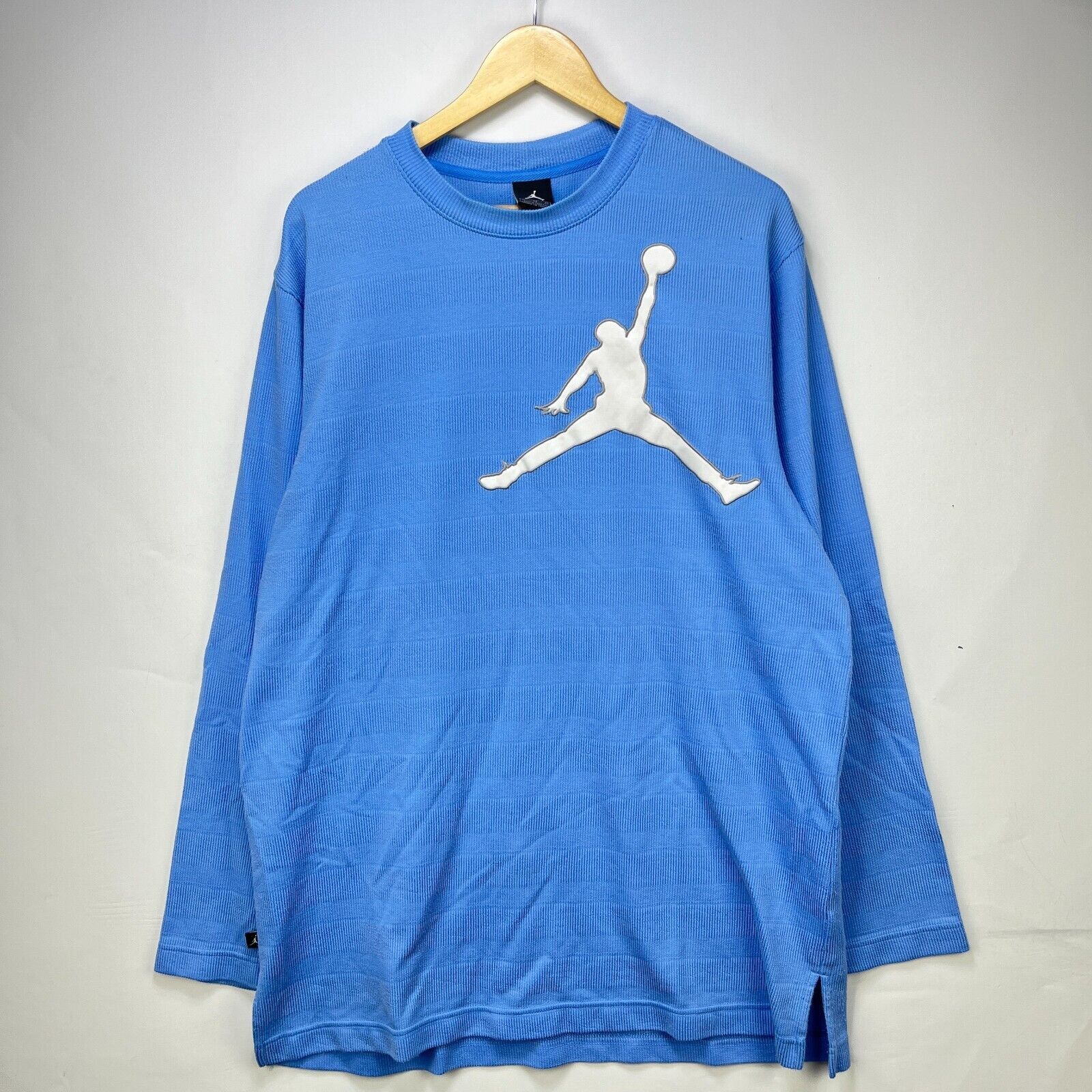Vintage Vintage Y2K Air Jordan Big Logo Nike Baggy Long Sleeve XL Size US XL / EU 56 / 4 - 1 Thumbnail