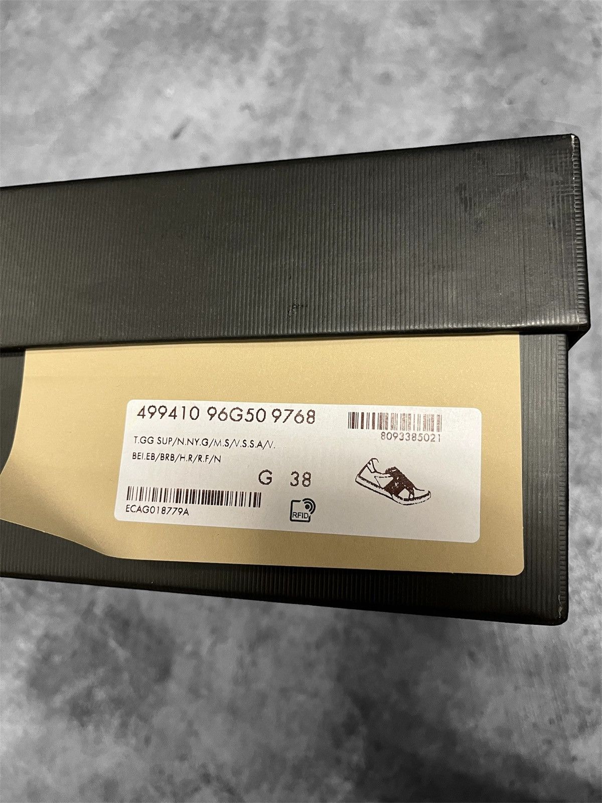 Gucci Gucci GG Supreme Womans Low Pop Logo Sneaker Beige Size US 8 / IT 38 - 3 Thumbnail