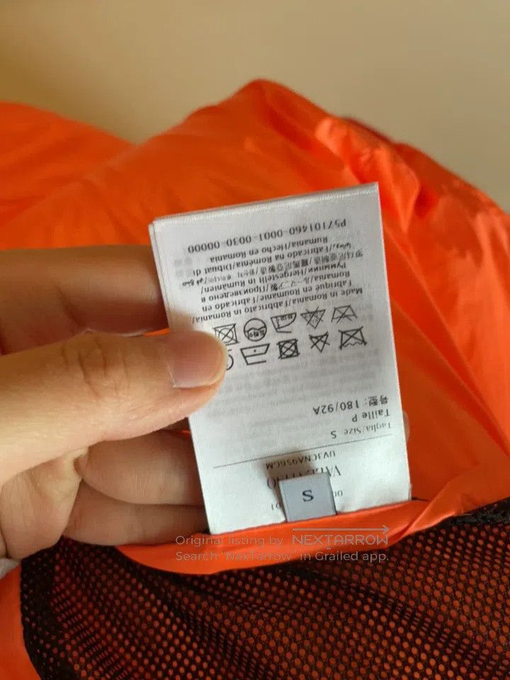 Valentino Valentino Orange logo on a hooded down jacket Size US S / EU 44-46 / 1 - 6 Thumbnail
