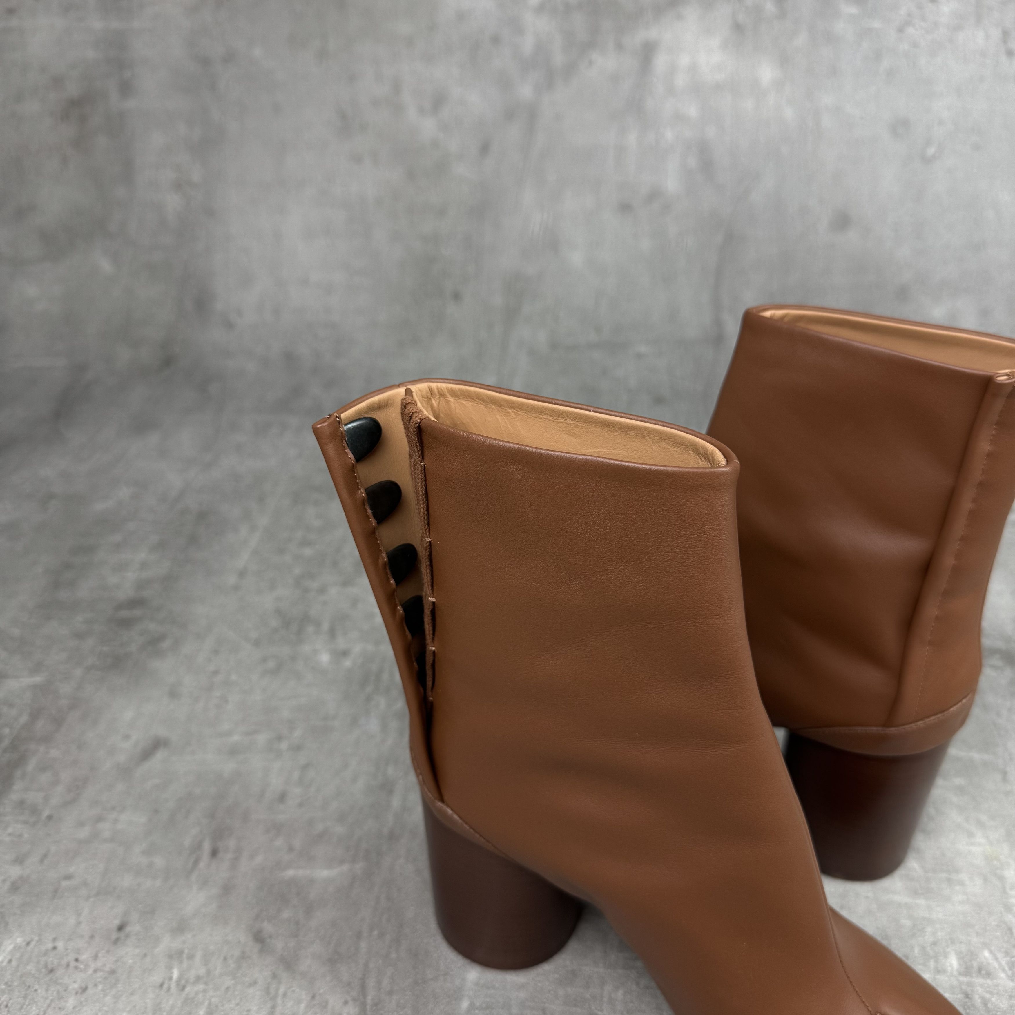 Maison Margiela MAISON MARGIELA Brown Leather Tabi Boots Heels Size US 5 / IT 35 - 9 Thumbnail