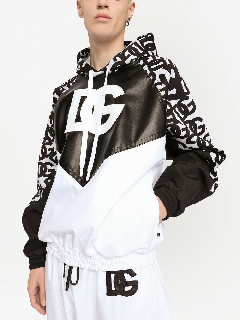 Dolce & Gabbana o1y0125 Shell Hooded Jacket in White/Black Size US S / EU 44-46 / 1 - 4 Thumbnail