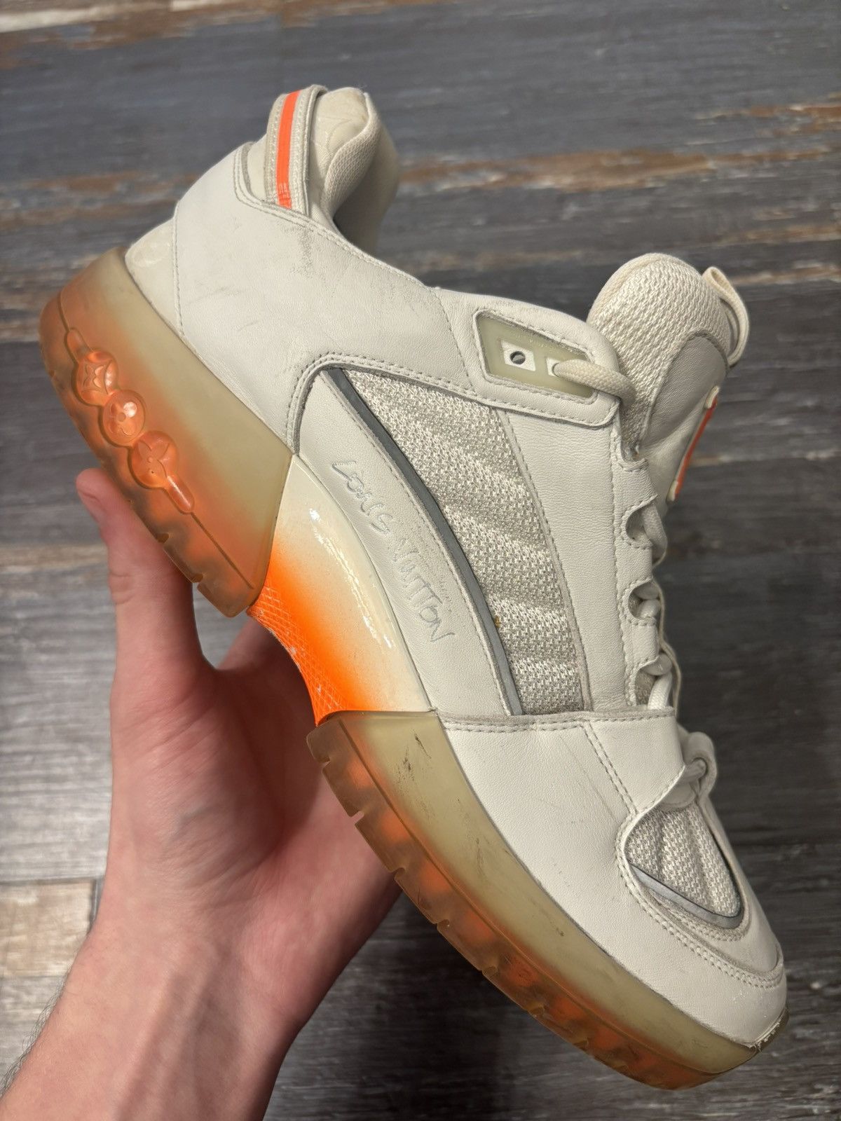 Louis Vuitton Louis Vuitton Lucien Clark A View White Orange Size US 9 / EU 42 - 1 Thumbnail
