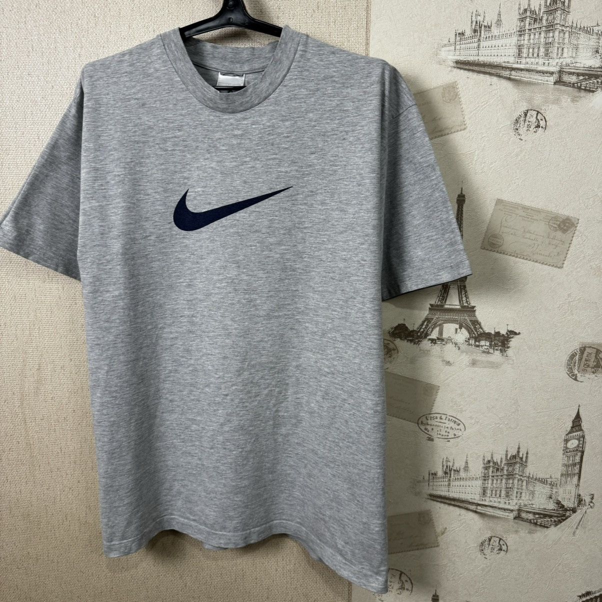 Nike × Vintage Vintage Nike 90s T shirt Centre Logo Gray XL Streetwear Size US XL / EU 56 / 4 - 13 Thumbnail