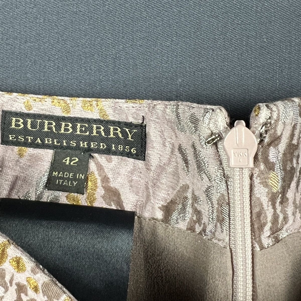 Burberry Burberry Jacquard Floral Silk Blend midi Skirt Size 42 Size 28" / US 6 / IT 42 - 5 Thumbnail