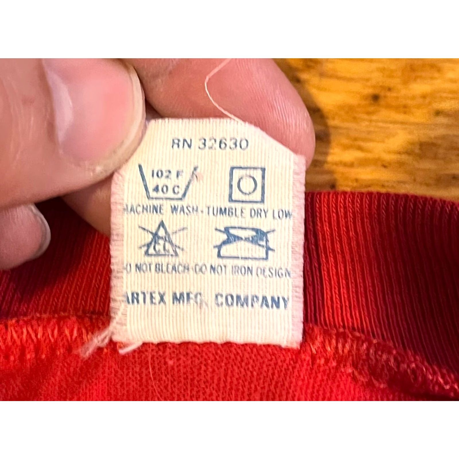 Vintage VINTAGE Mickey Mouse Christmas Night Shirt One Size Red Single Stitch Size ONE SIZE - 5 Thumbnail