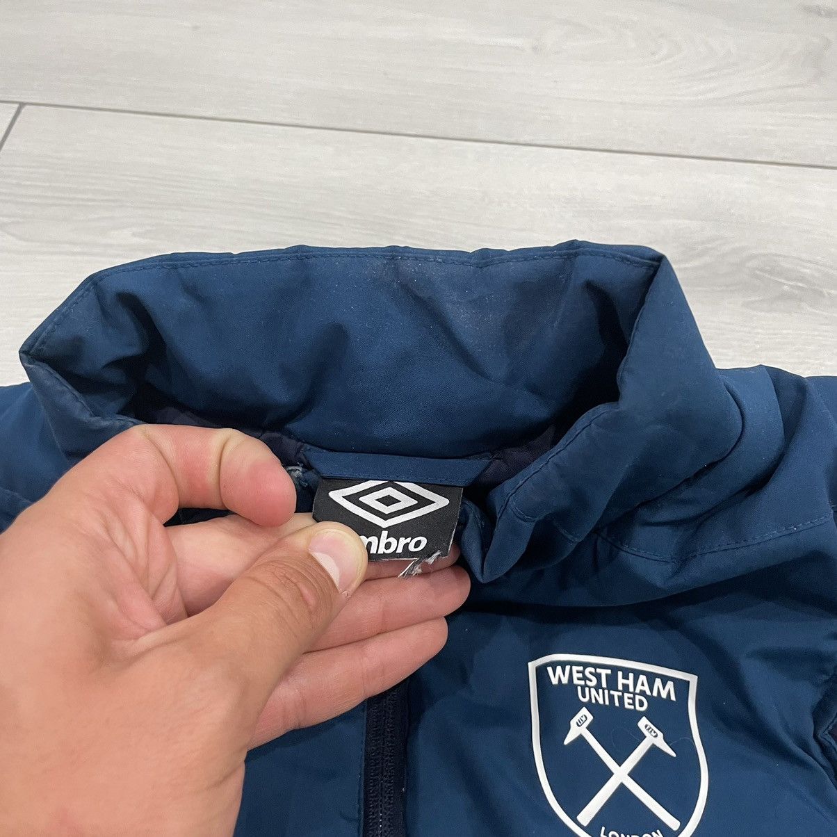 Umbro West Ham London Umbro Jersey vest jacket fan England Size US S / EU 44-46 / 1 - 4 Thumbnail