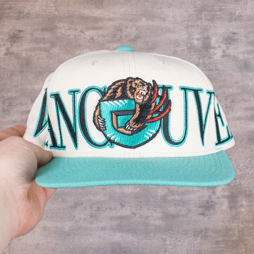 Mitchell & Ness Mitchell & Ness Vancouver Grizzlies Snapback Cream Hat Size ONE SIZE - 1 Thumbnail