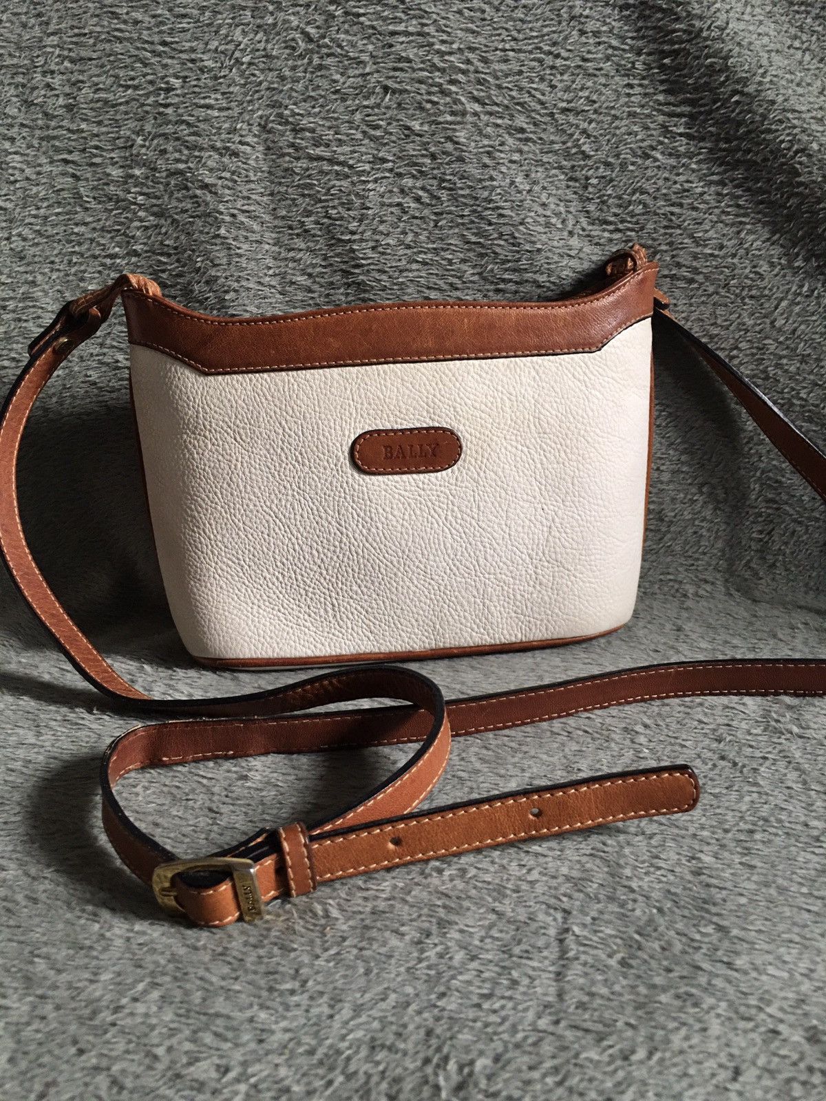 Bally BALLY Vintage White Leather Crossbody Shoulder Bag Size ONE SIZE - 1 Thumbnail