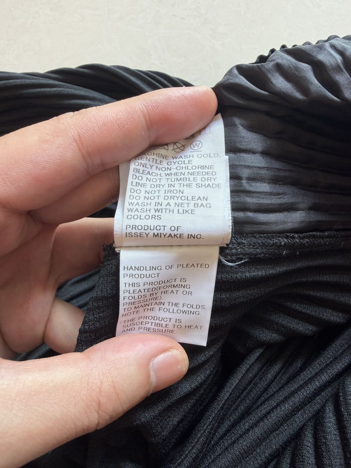 Homme Plisse Issey Miyake ISSEY MIYAKE HOMME PLISSE HAKAMA PANTS Size US 36 / EU 52 - 7 Thumbnail