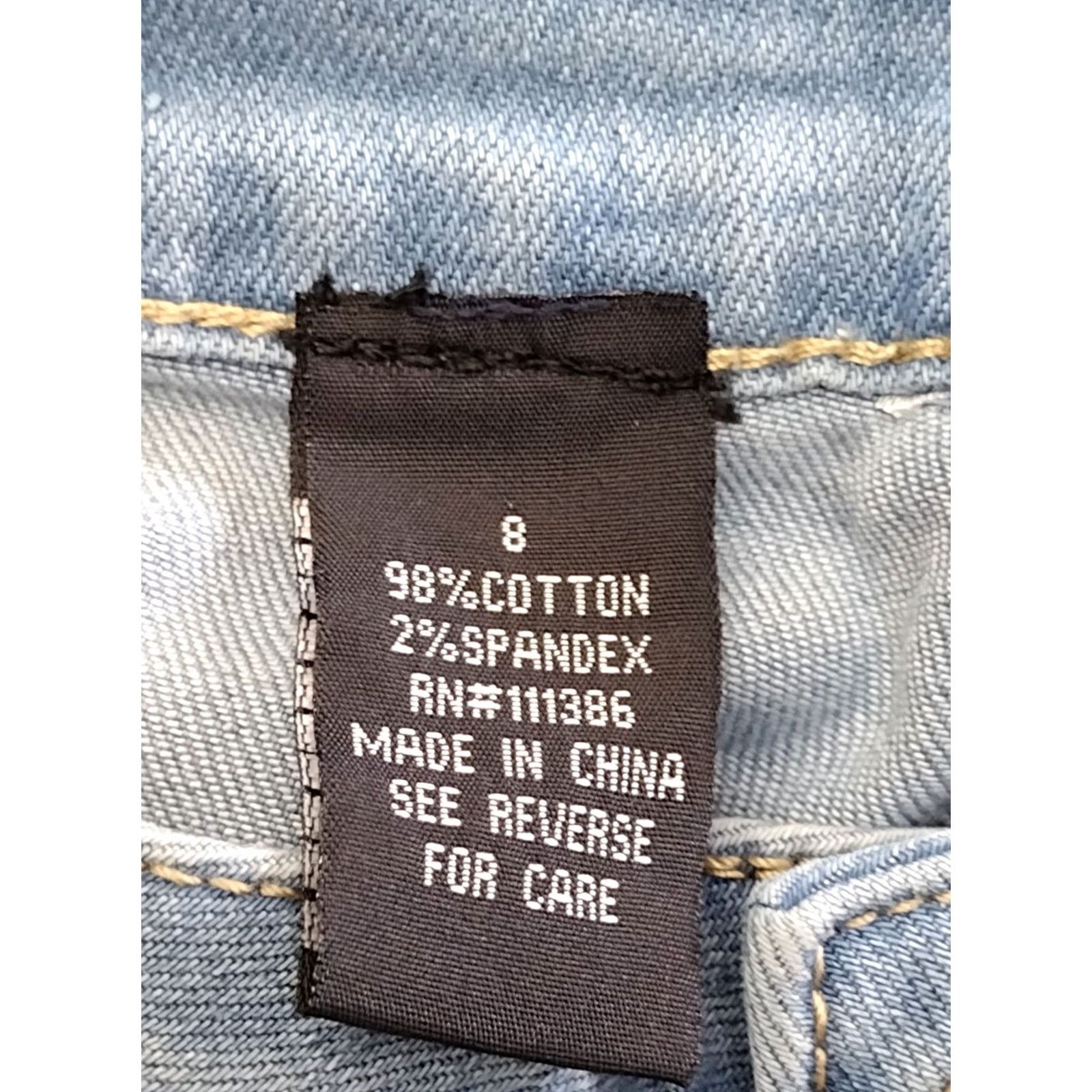 Vintage Unbranded Women's Jeans Shorts Cropped Light Wash 8 Blue Denim 5-Pocket Regular Mid Rise Adult Womens regret Size 30" / US 8 / IT 44 - 6 Thumbnail