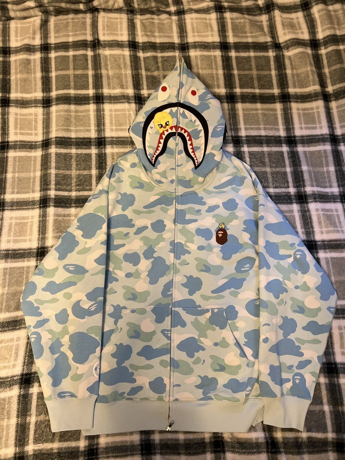 Bape SUPER RARE BAPE X STRAY KIDS LIGHT BLUE SHARK FULL ZIP Size US XL / EU 56 / 4 - 1 Thumbnail